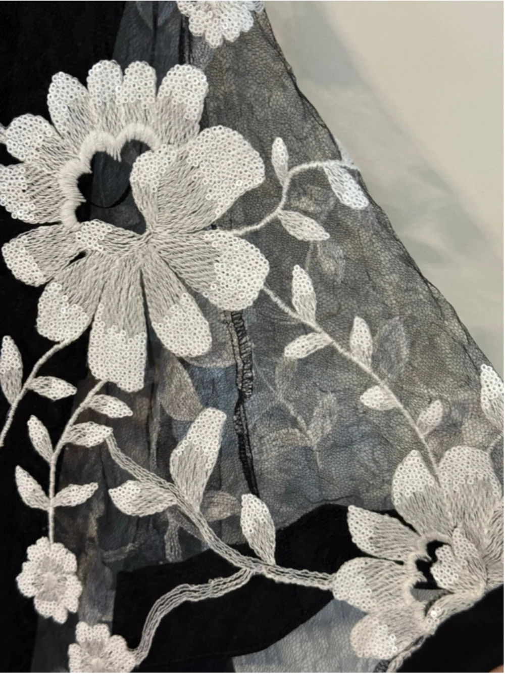 &M Richards Size 16 Black White Floral Embroidered Cape Overlay Dress - Picture 5 of 7